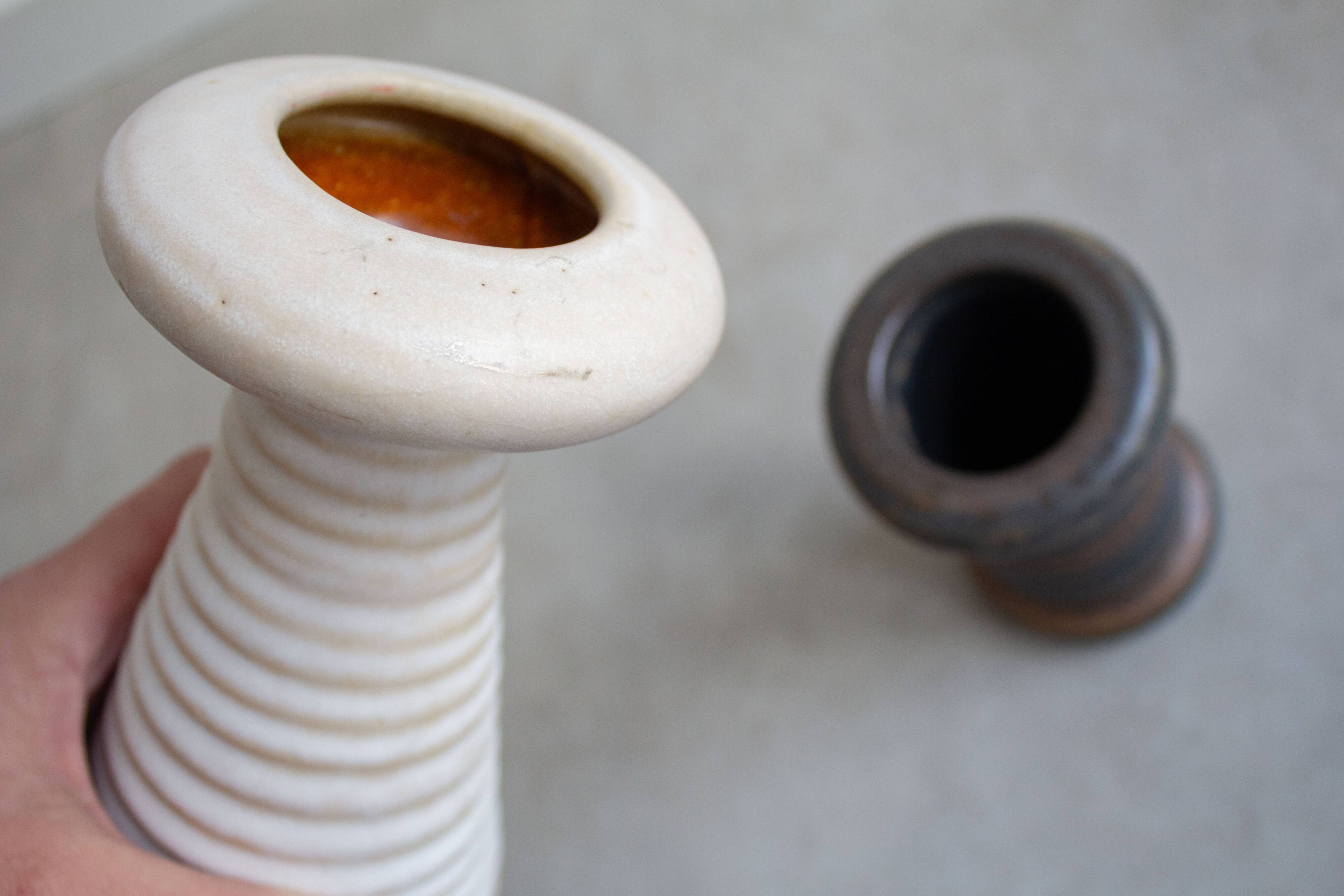 Ensemble de 2 vases vintage - céramique nervurée