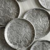 8 metal coasters