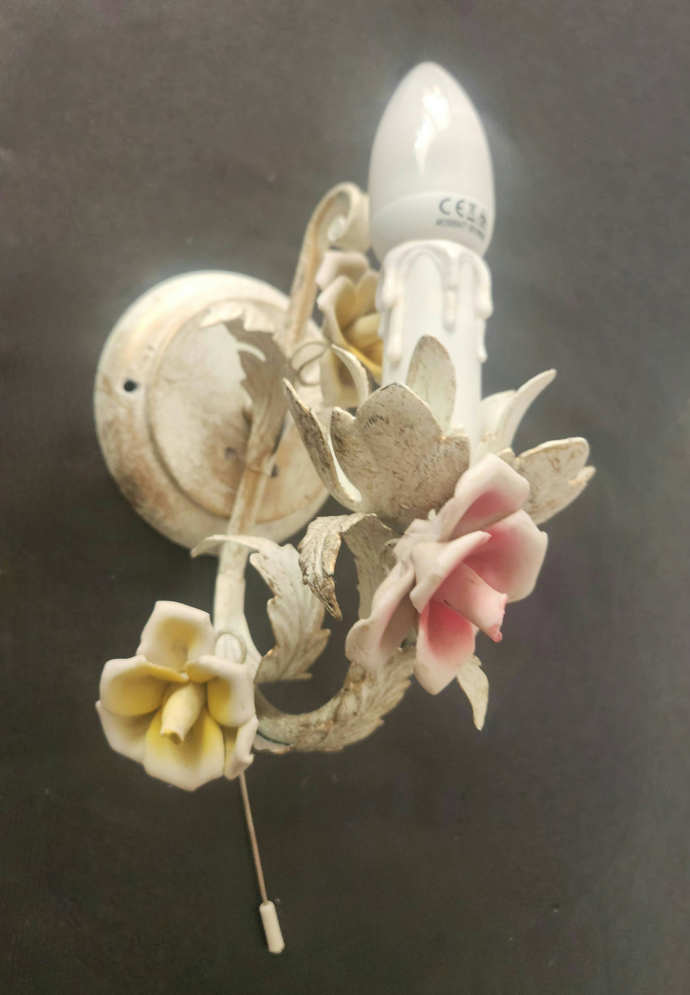 Set von 2 Shabby Chic Wandlampen Tole Schmiedeeisen Porzellan Rosen Blumen
