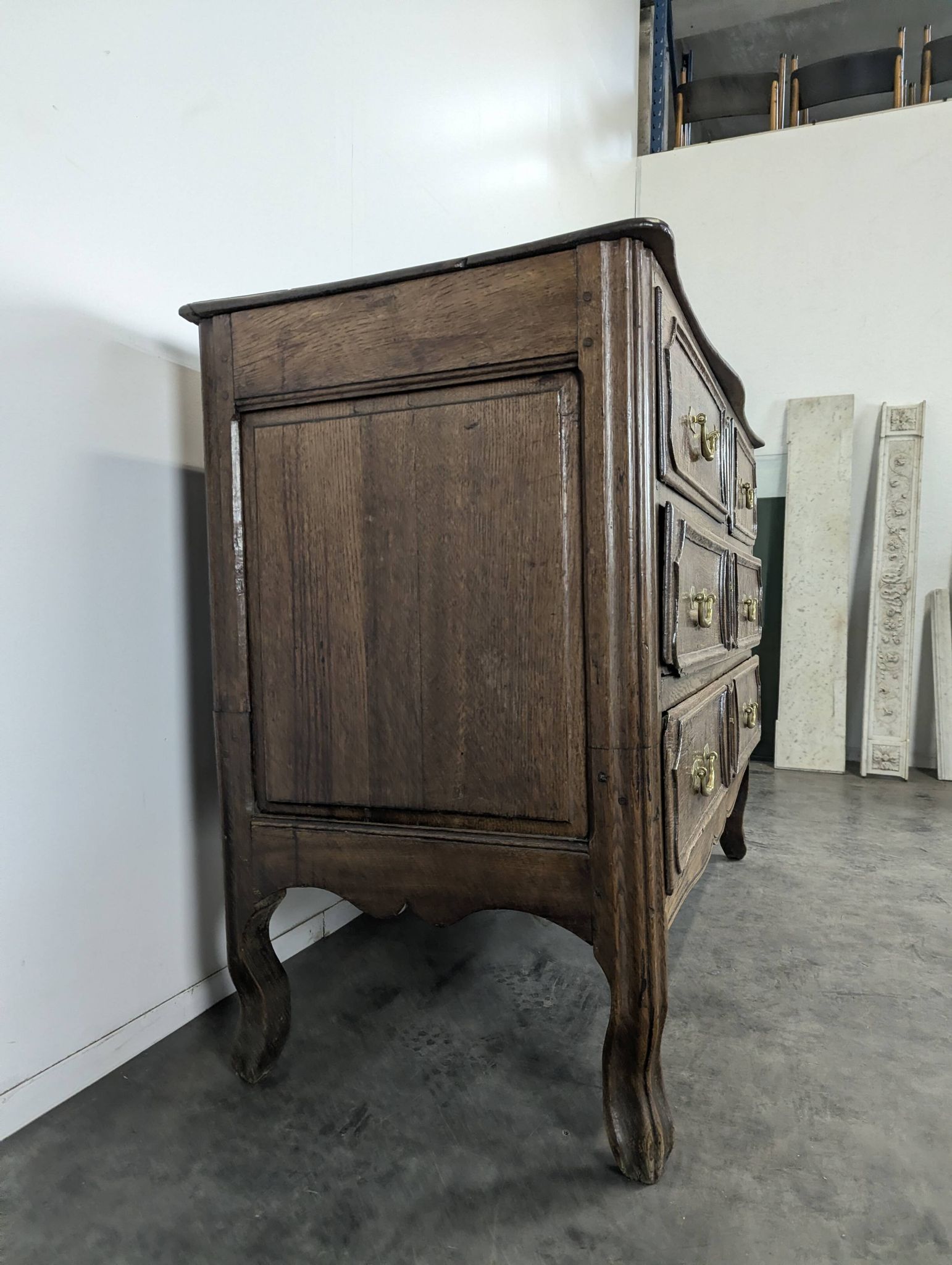 Commode provinciale du XVIIIème en chêne