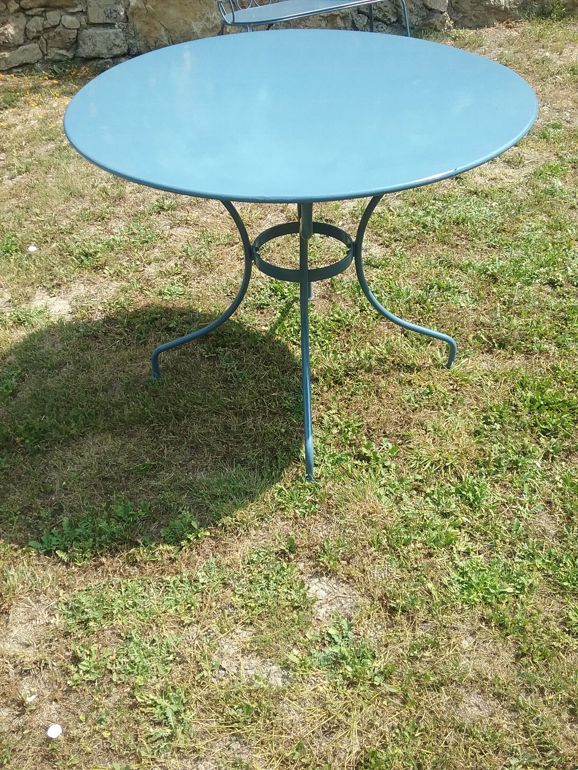 Salon de jardin en fer forgé bleu