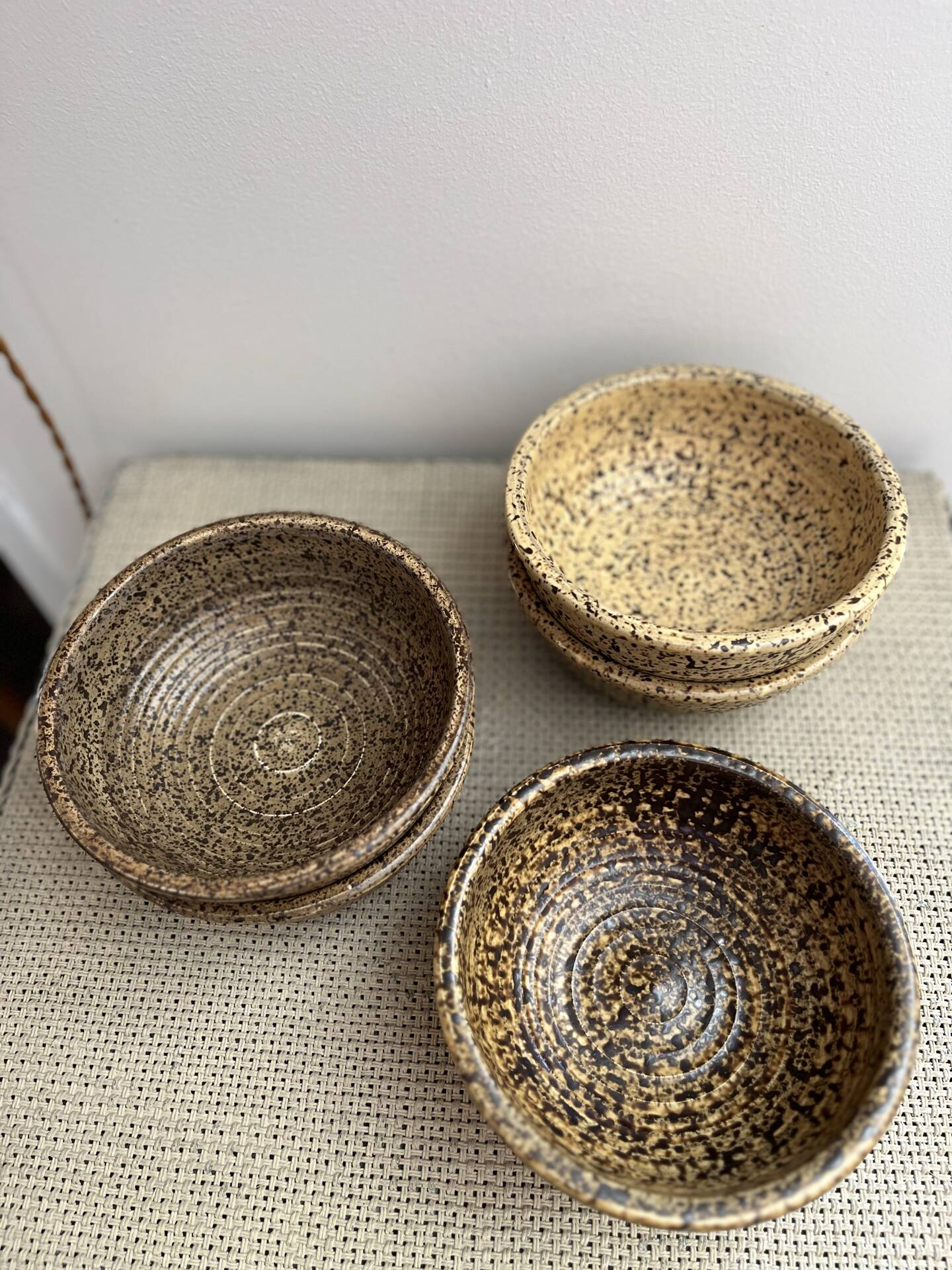 5 stoneware bowls