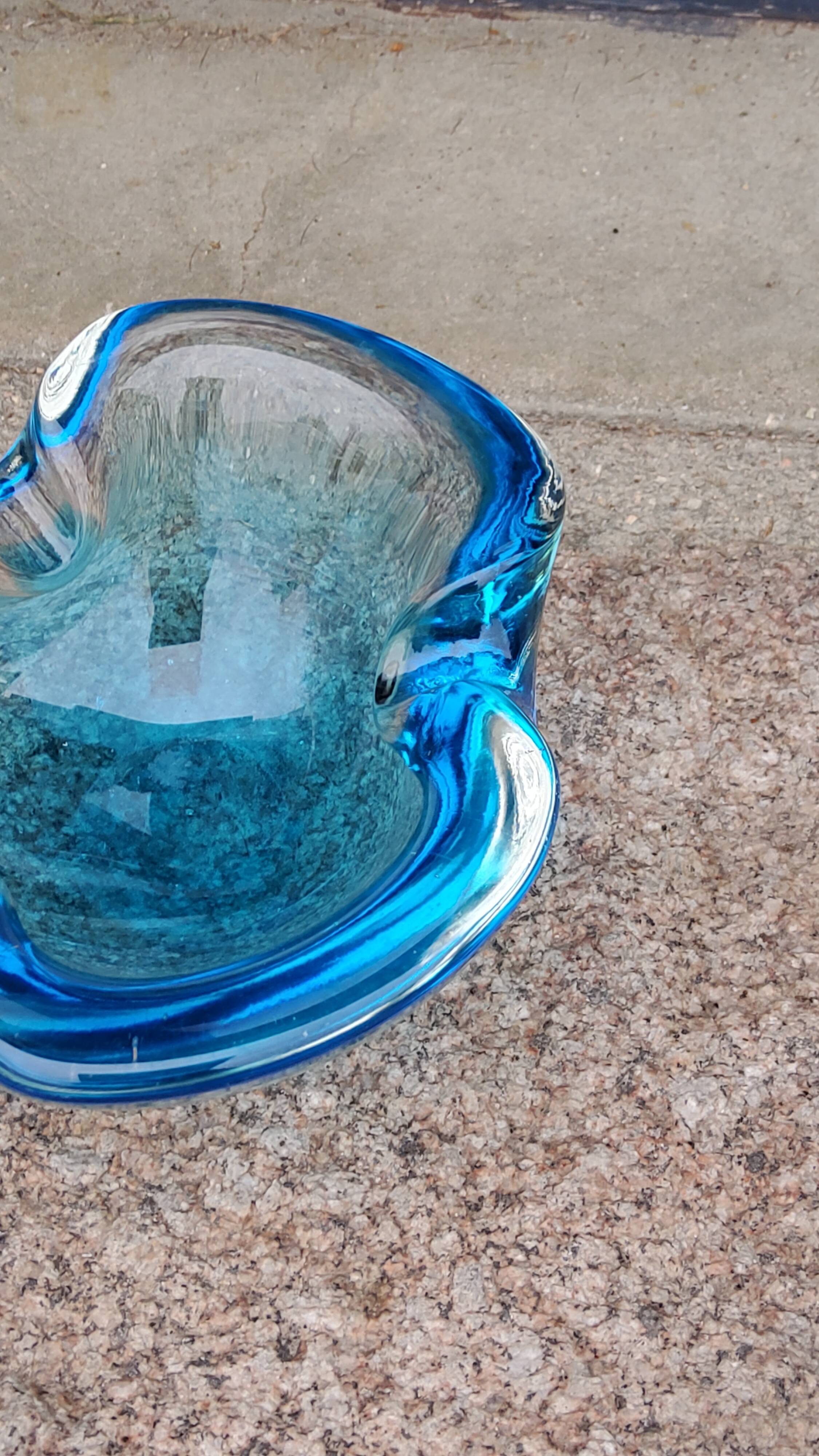 Cendrier en verre de murano de couleur bleue des années 50