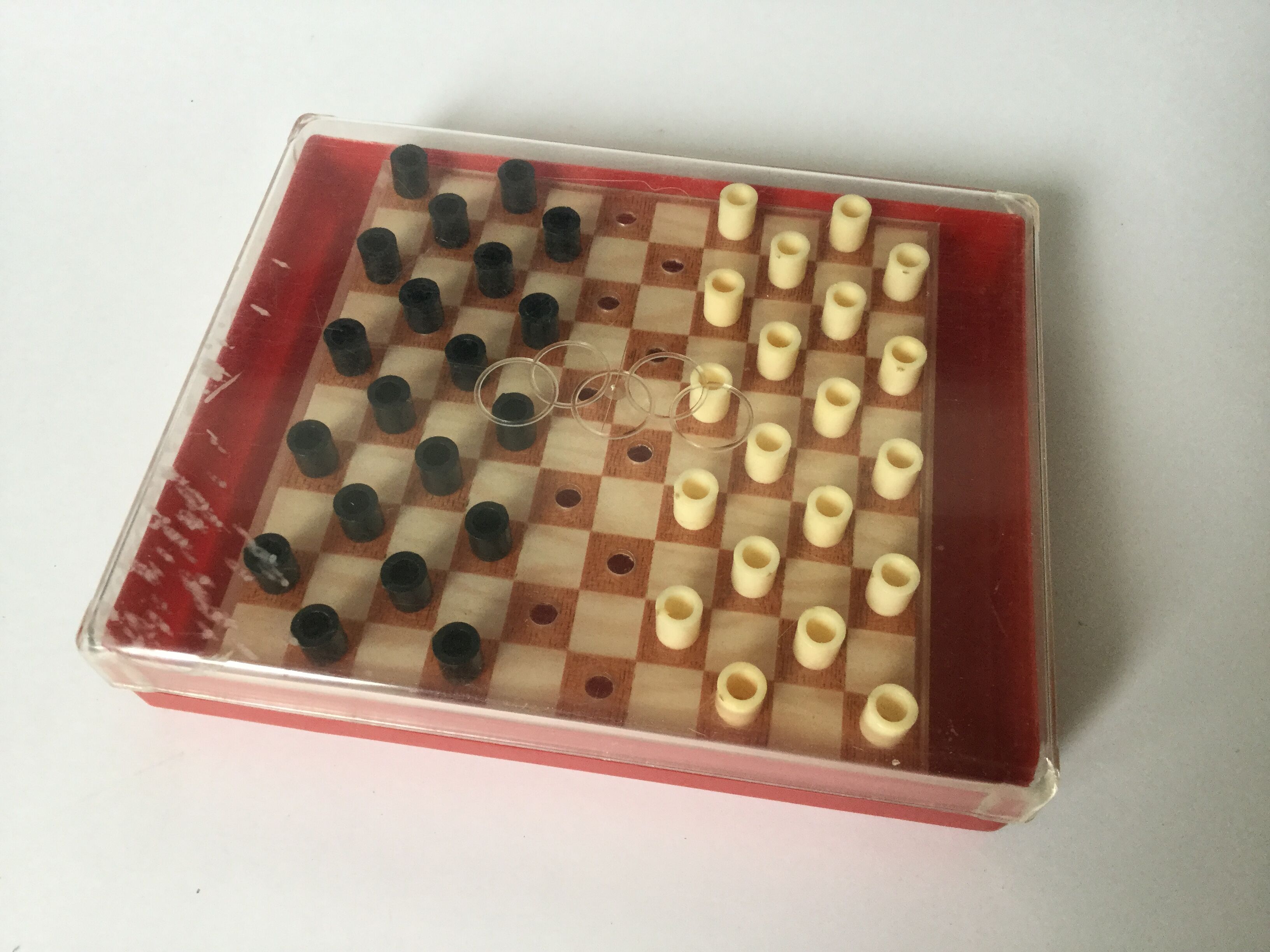 Ancien jeu de dames de voyage