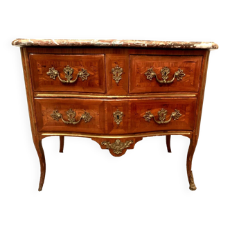 Commode sauteuse Louis XV a façade galbée XVIII siècle