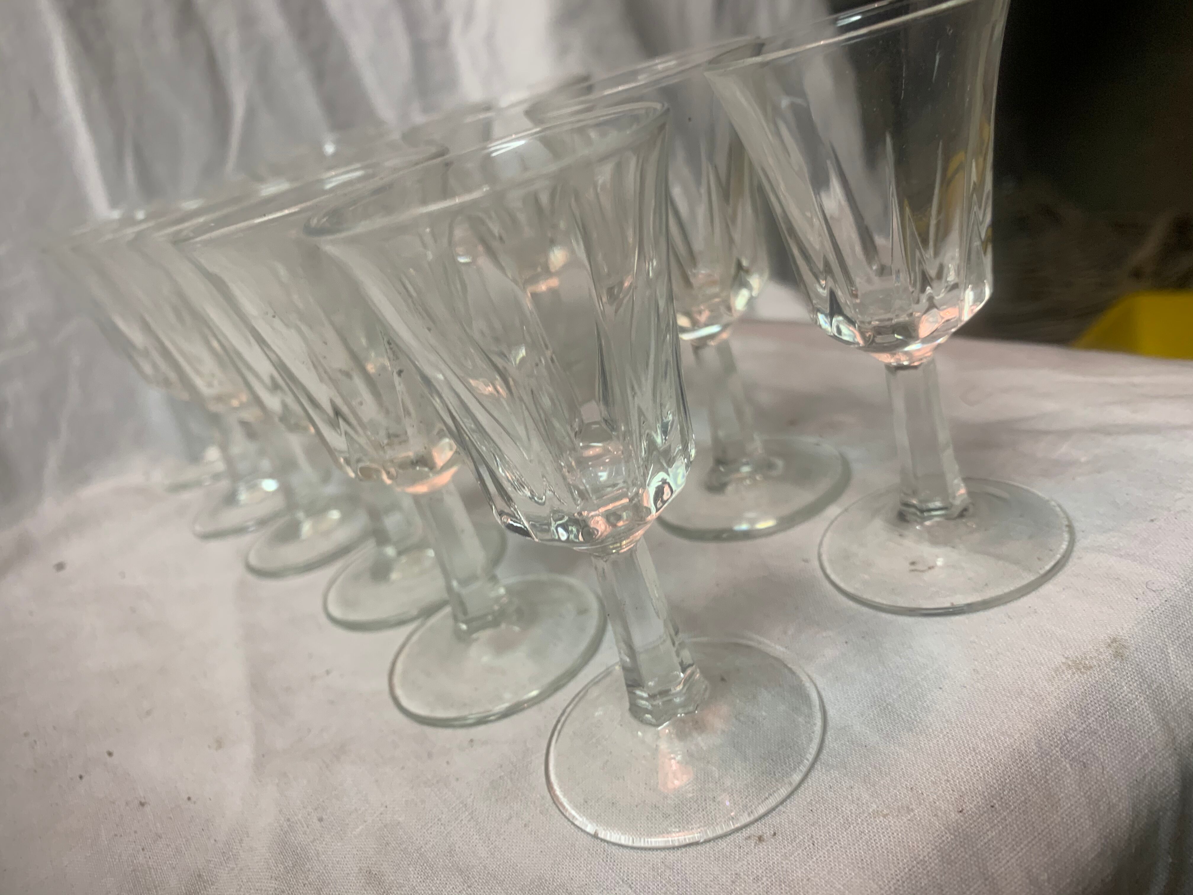 10 liqueur glasses
