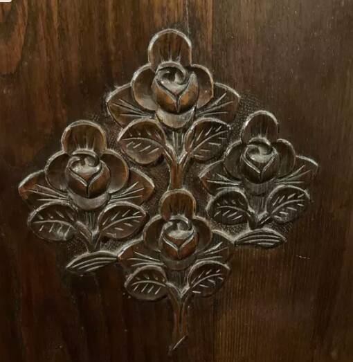 Old sculpted Breton bonnetière