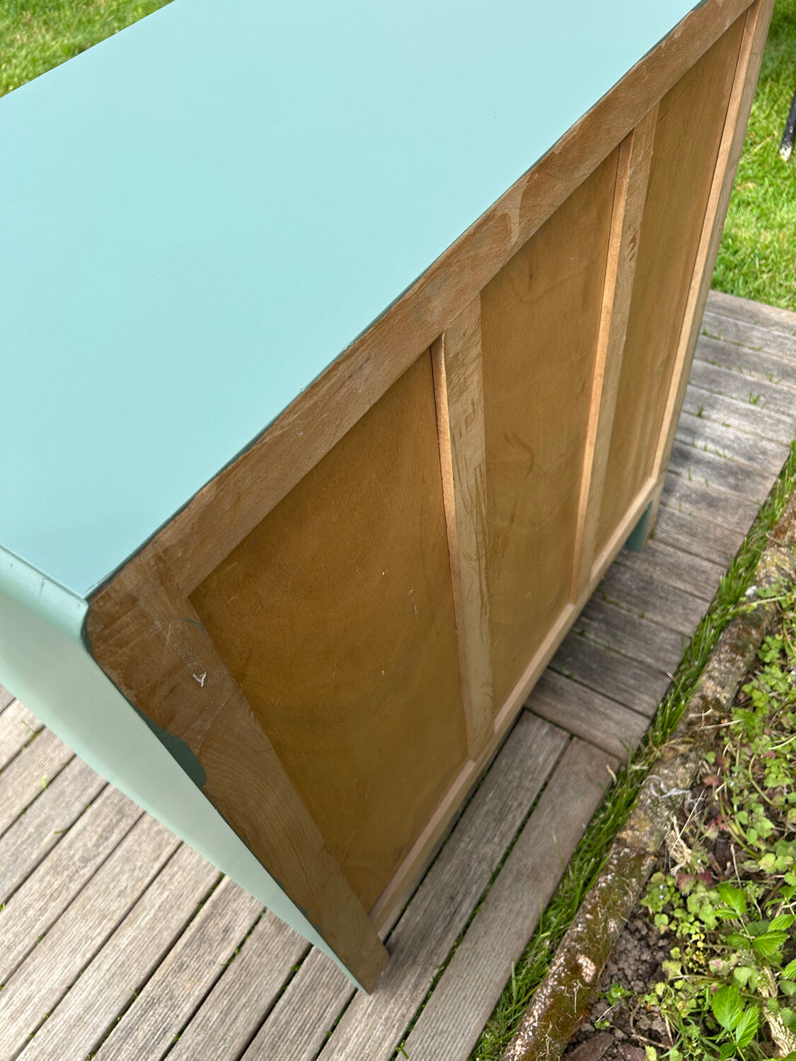 Vintage 1960s cedar green chest of drawers with 4 drawers.