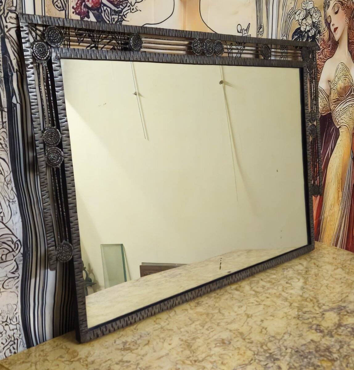 Large Art Deco mirror in hammered iron – Geometric decoration with rosettes