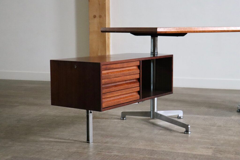 Desk by Osvaldo Borsani T95 for Tecno, Italy 1956