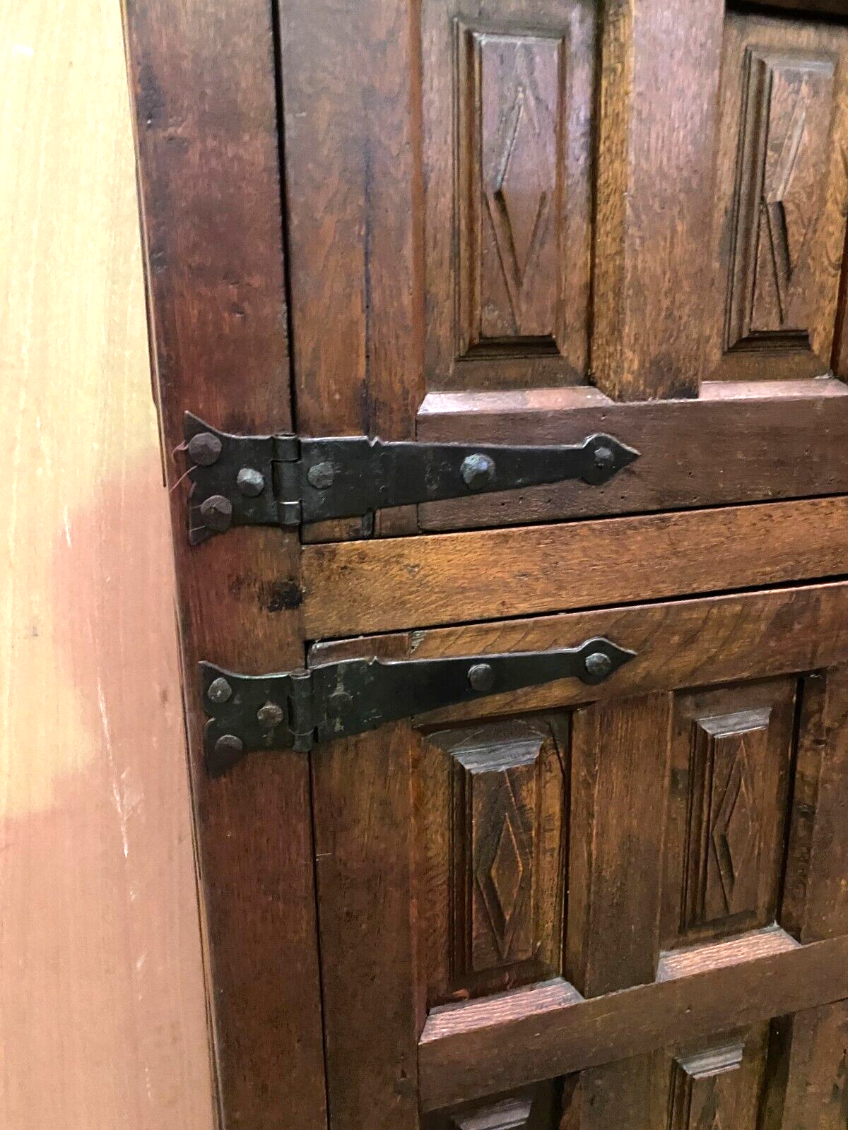 Monastery sideboard with four shutters in solid oak 20th century