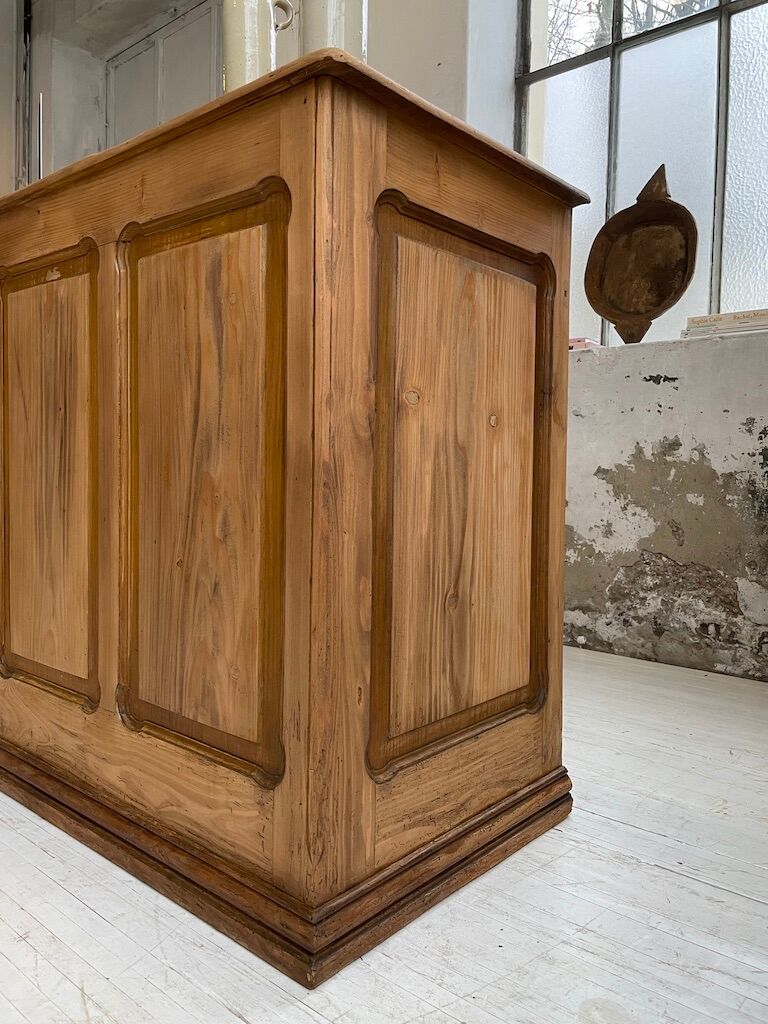 Pine shopping counter