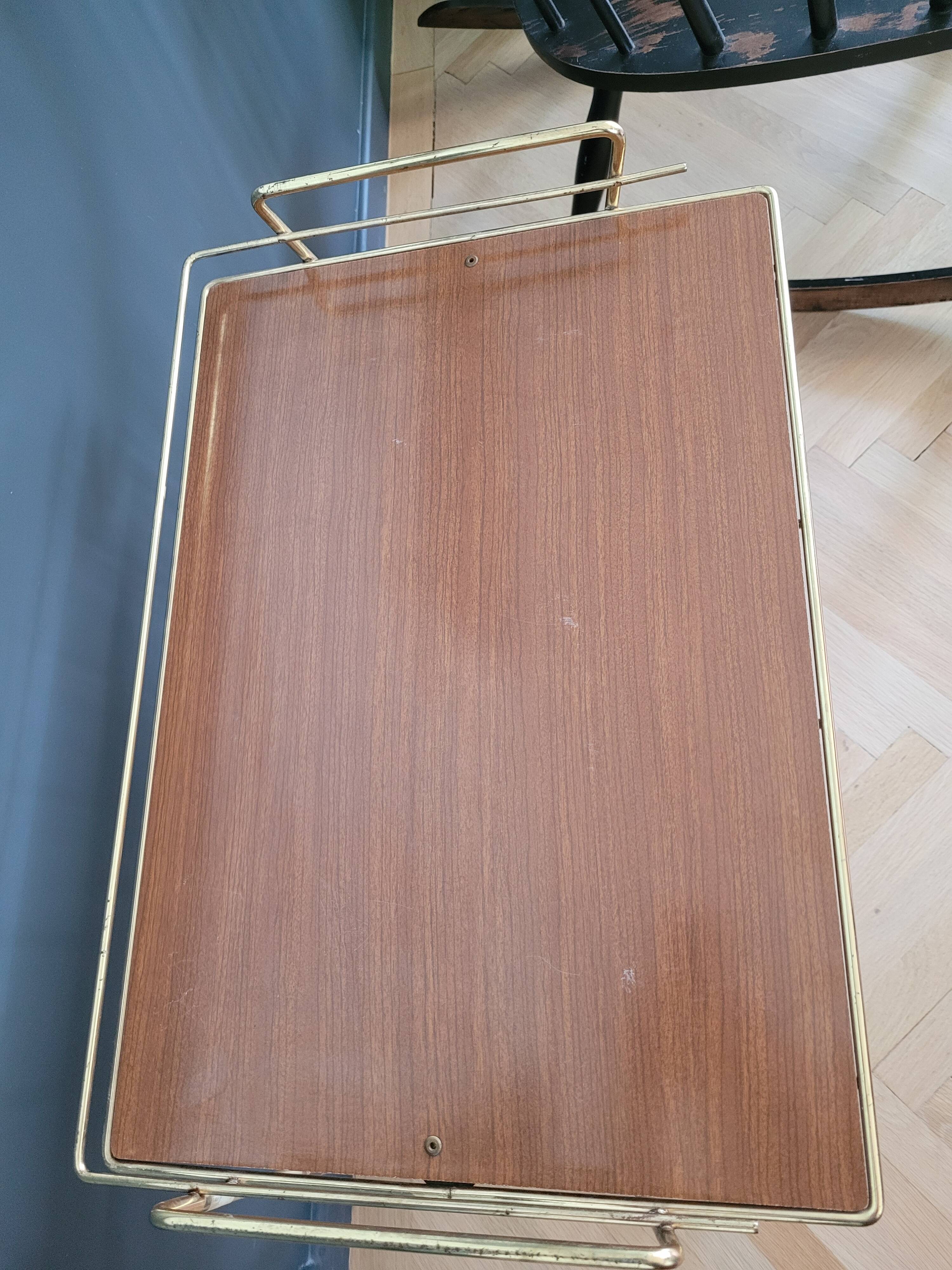 Console side table vinyl door