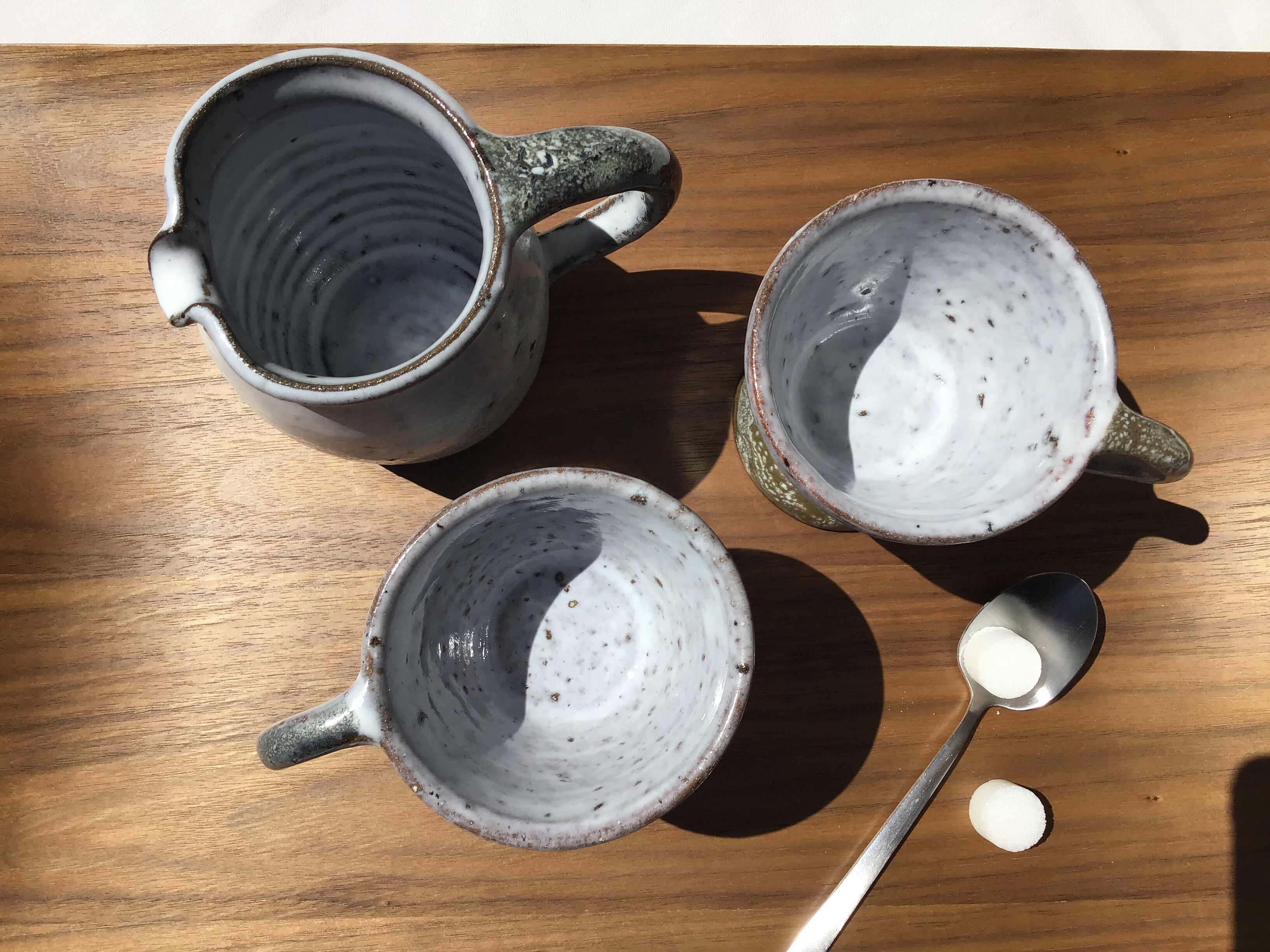 Signed grey-white artisanal stoneware cups and pot