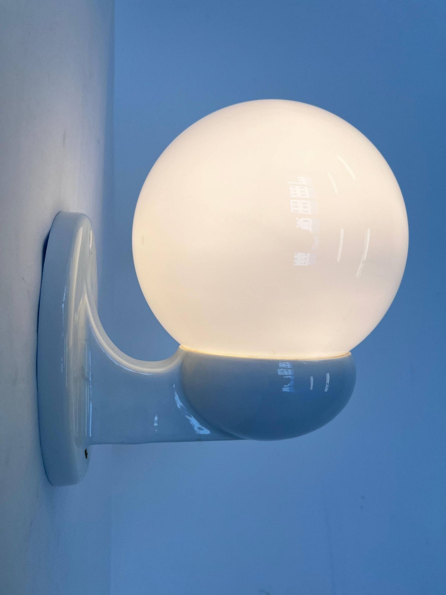 Pair of Bauhaus Wall Lamps in Porcelain and Glass - Design - 1930s
