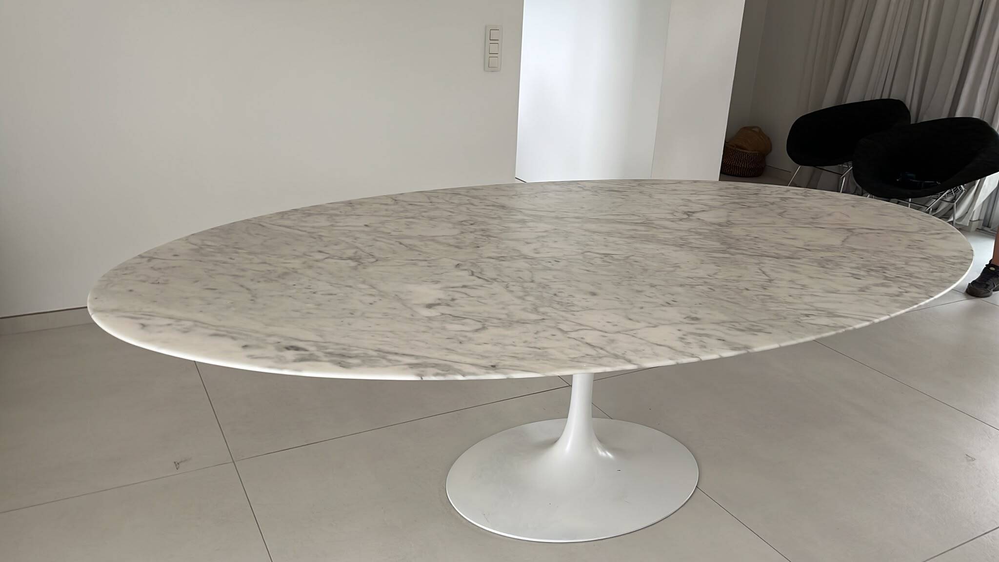 Original Knoll Tulip oval dining table 244x137 Eero Saarinen Arabescato Matt