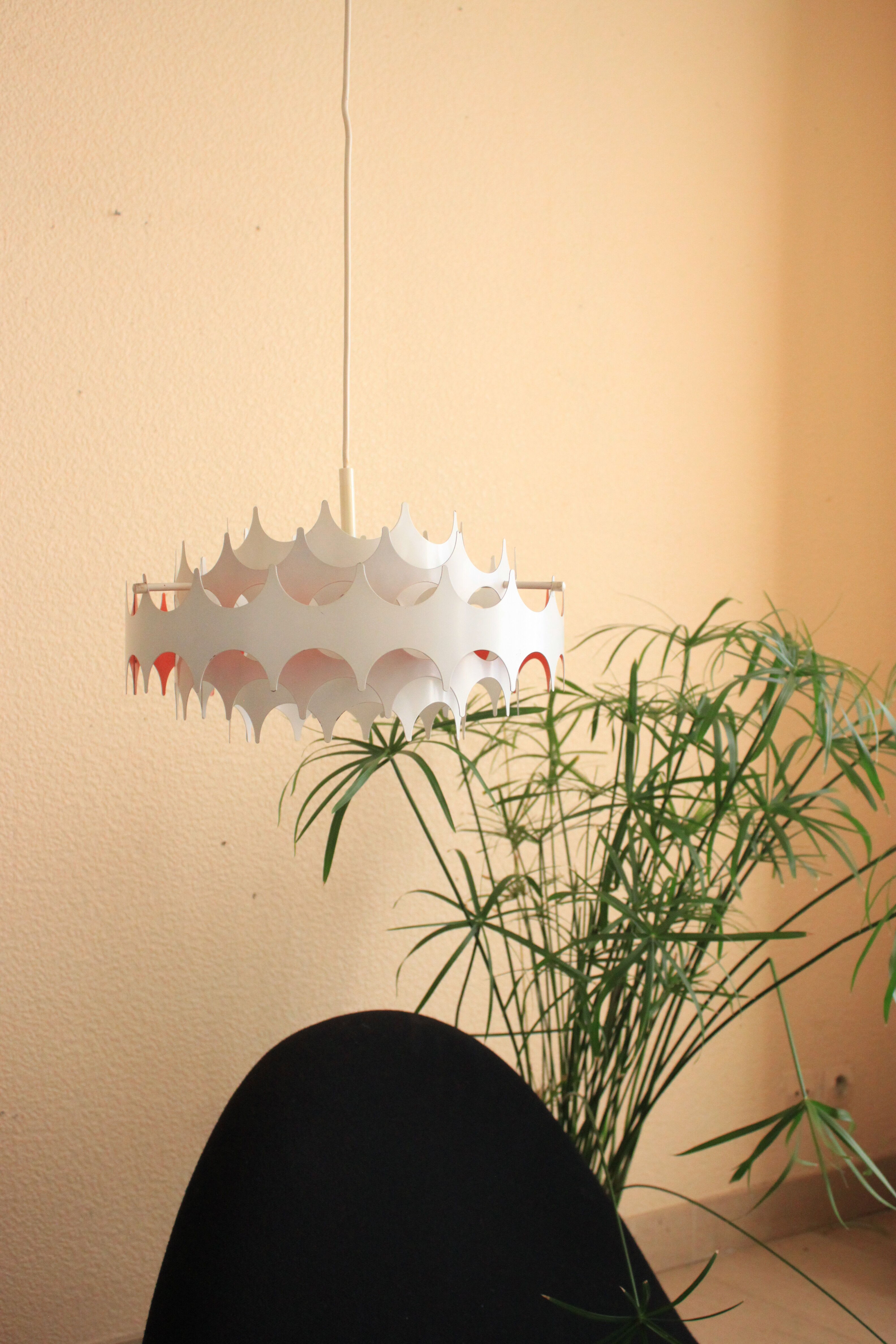 Suspension space age 70s brutalist