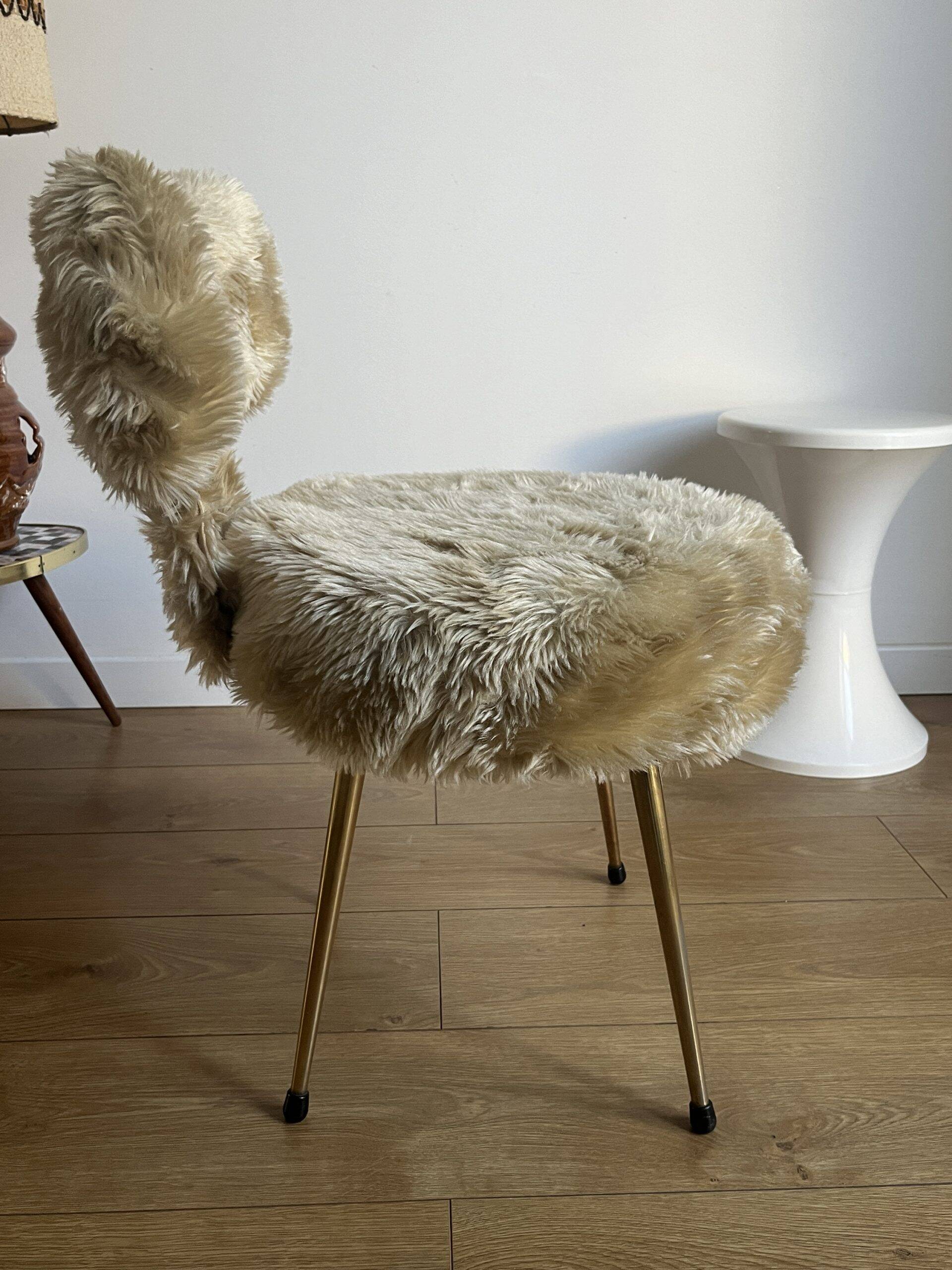 Pelfran chairperson in cream moumoute