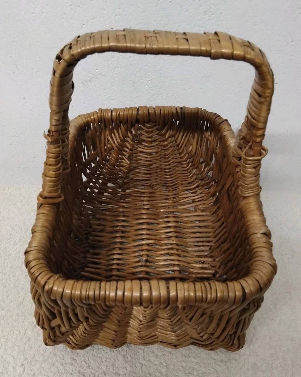 Small vintage rectangular wicker basket