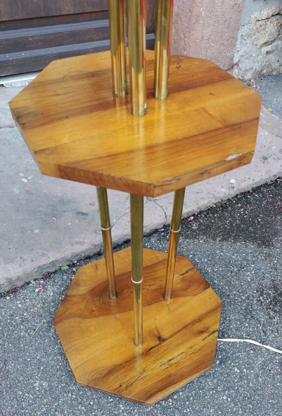 Floor lamp with lampshade