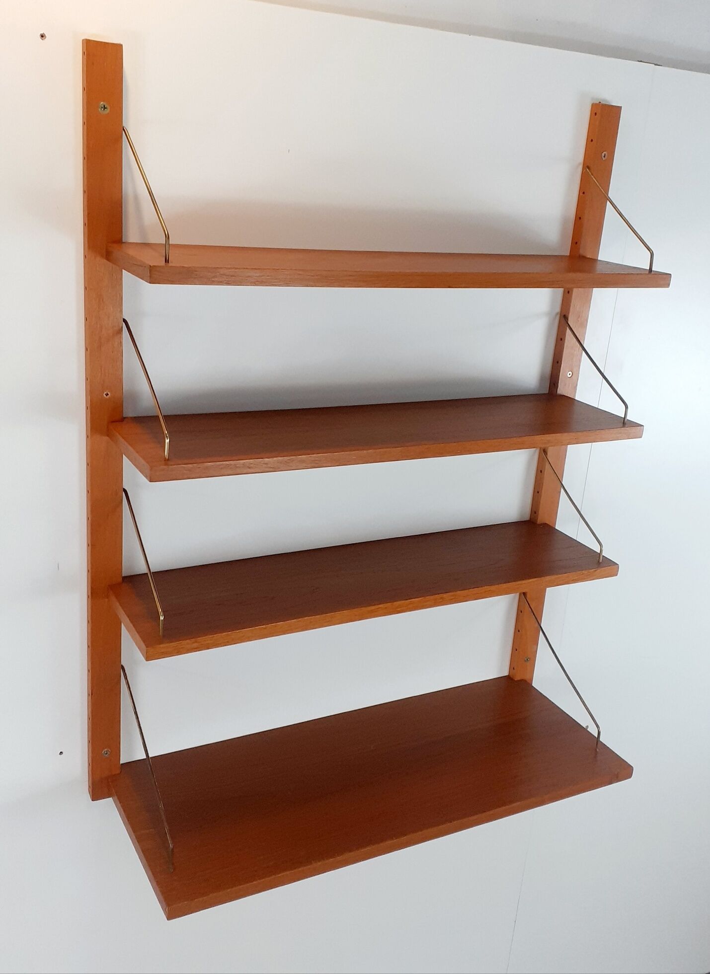 Norwegian teak shelf model Rival by Brødrene Jåtog Møbelfabrikk, 1960s