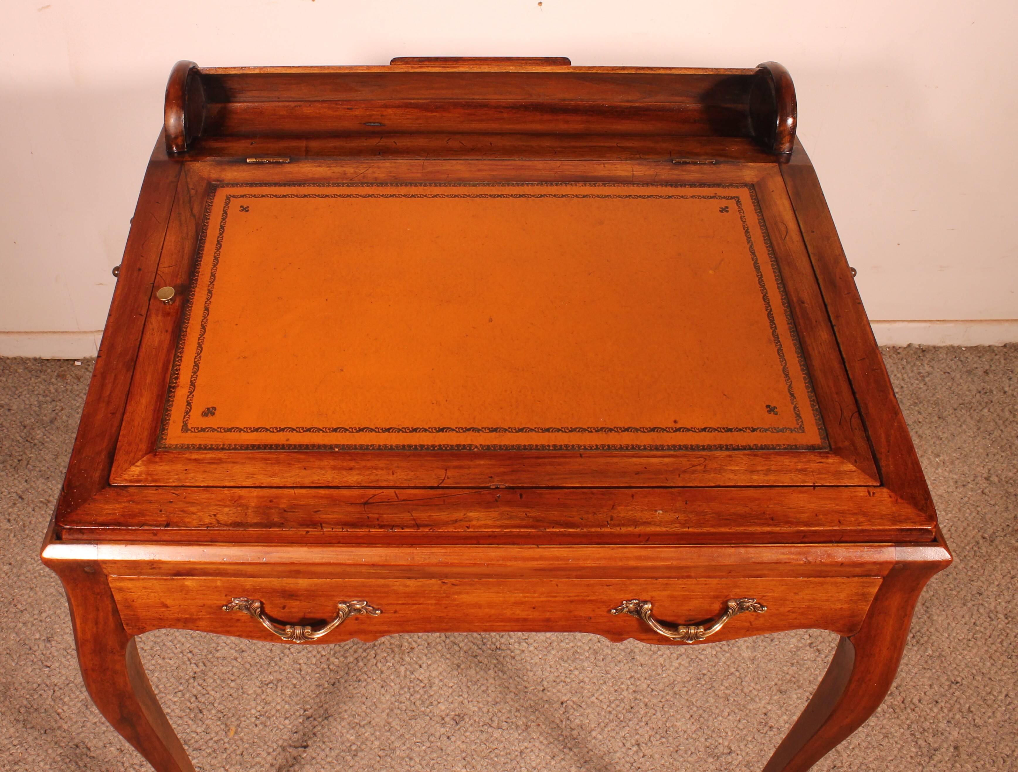 bureau / table à jeux en noyer d'époque napoléon III