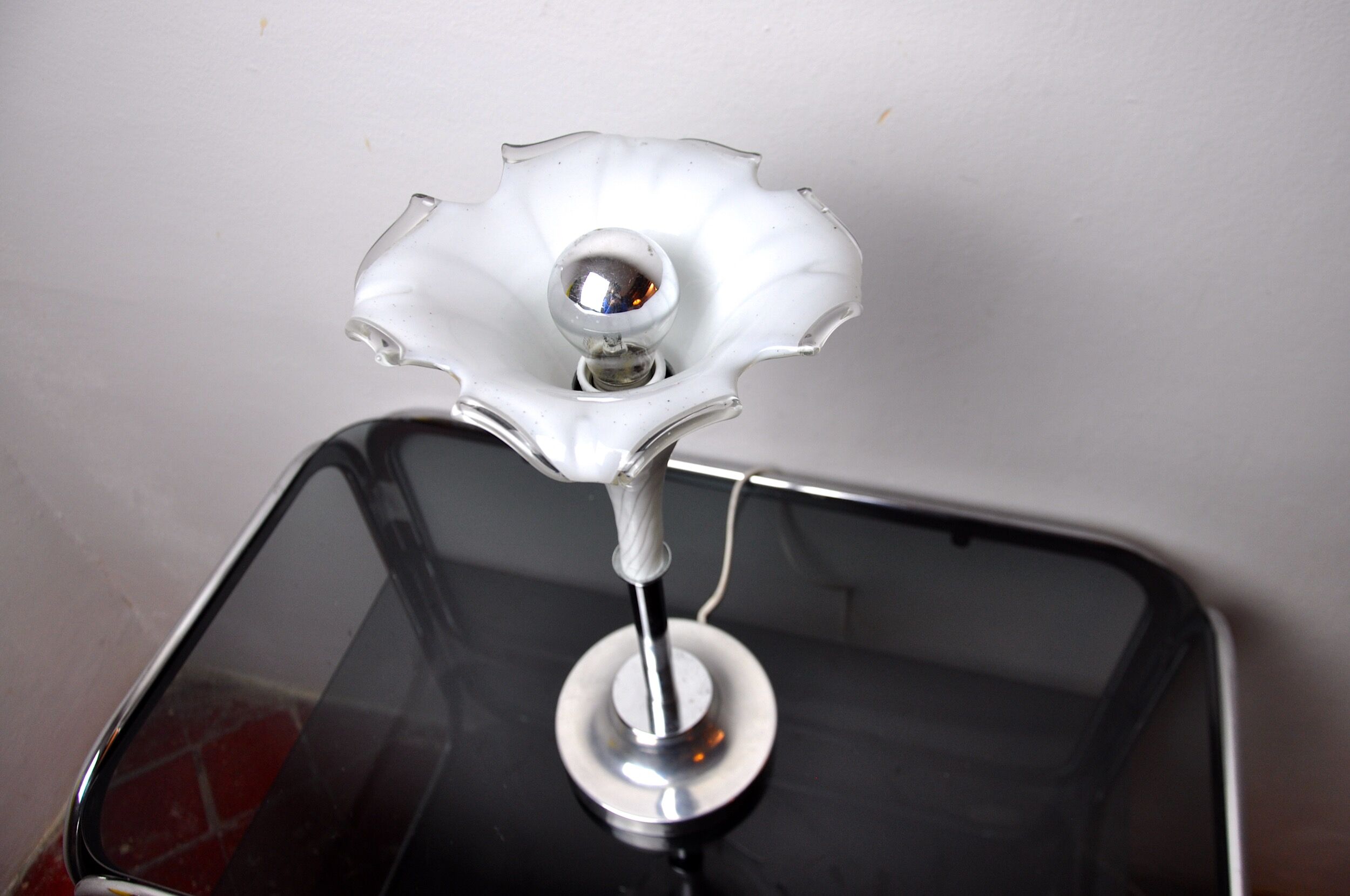 White fleur-de-lys lamp, murano glass, Italy, 1970