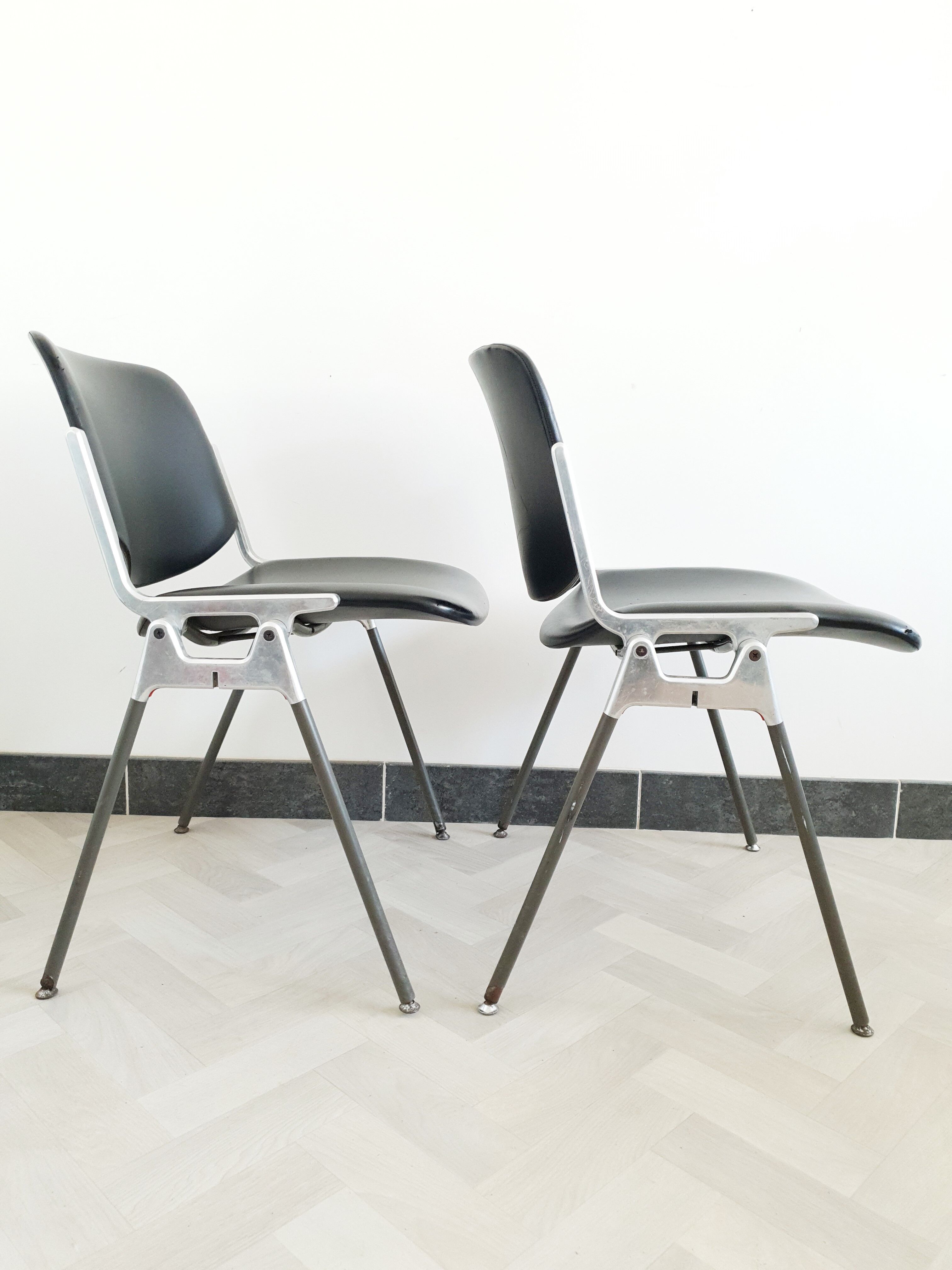 Pair of chairs DSC 106 by Giancarlo Piretti for Castelli