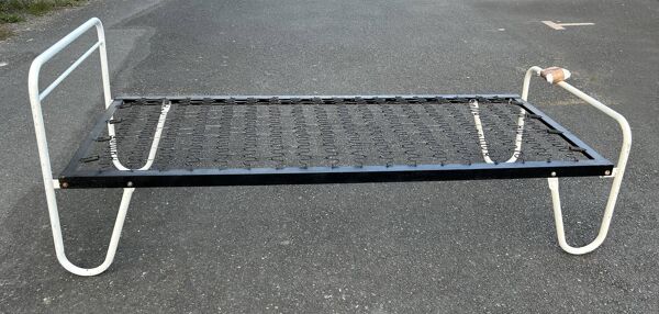 Lit internat, style Hitier, métal tubulaire, vintage, années 50