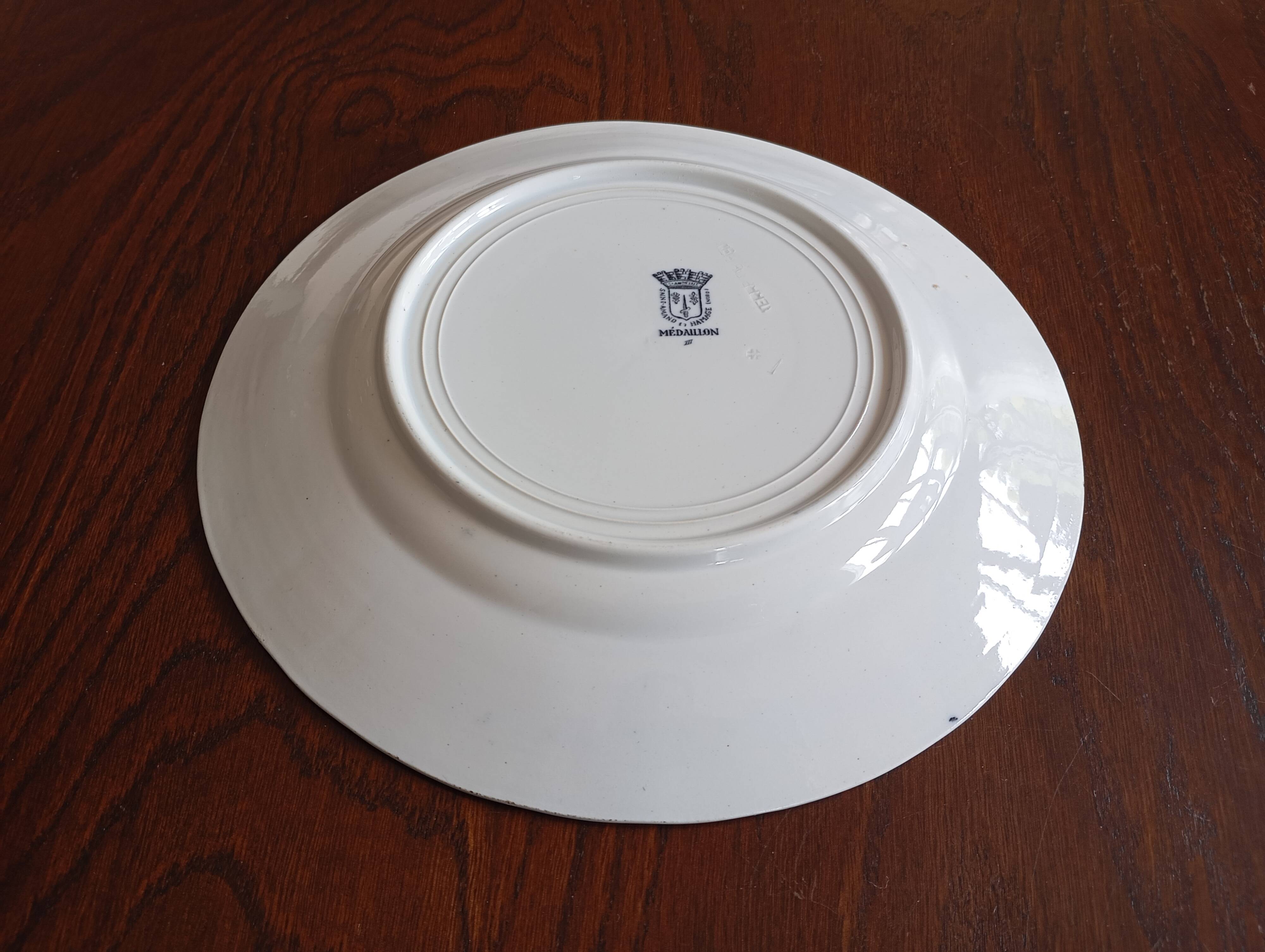 Flat plate in ironstone "Medallion" blue from St Amand and Hamage