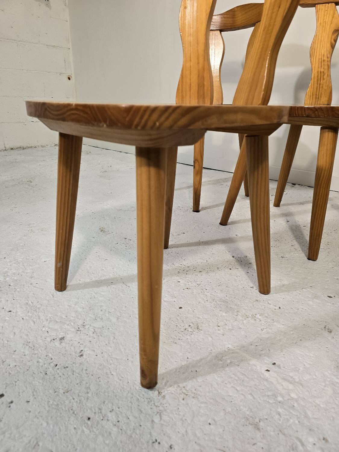 Set of 4 pine chairs