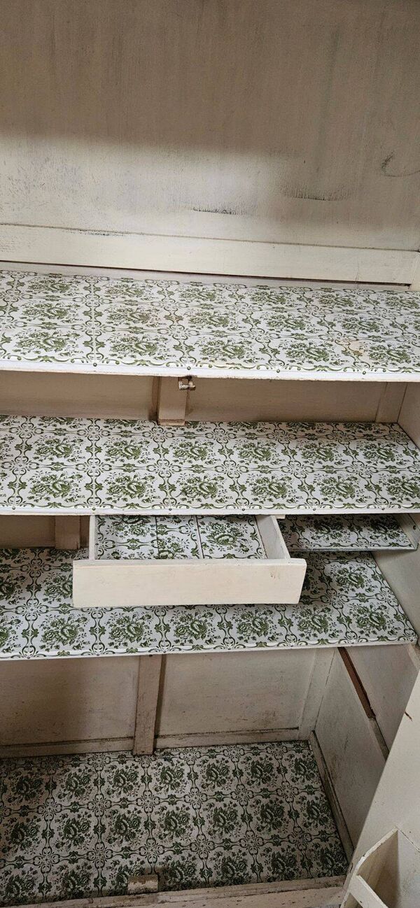 Armoire Parisienne Vintage Peinte En Blanc