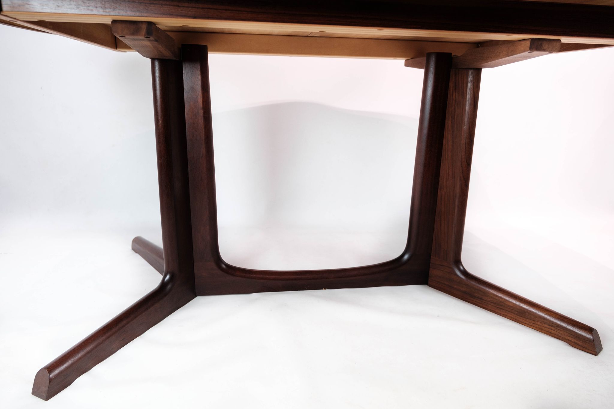 Dining table in rosewood with extensions of Danish design by Gudme Furniture, 1960s