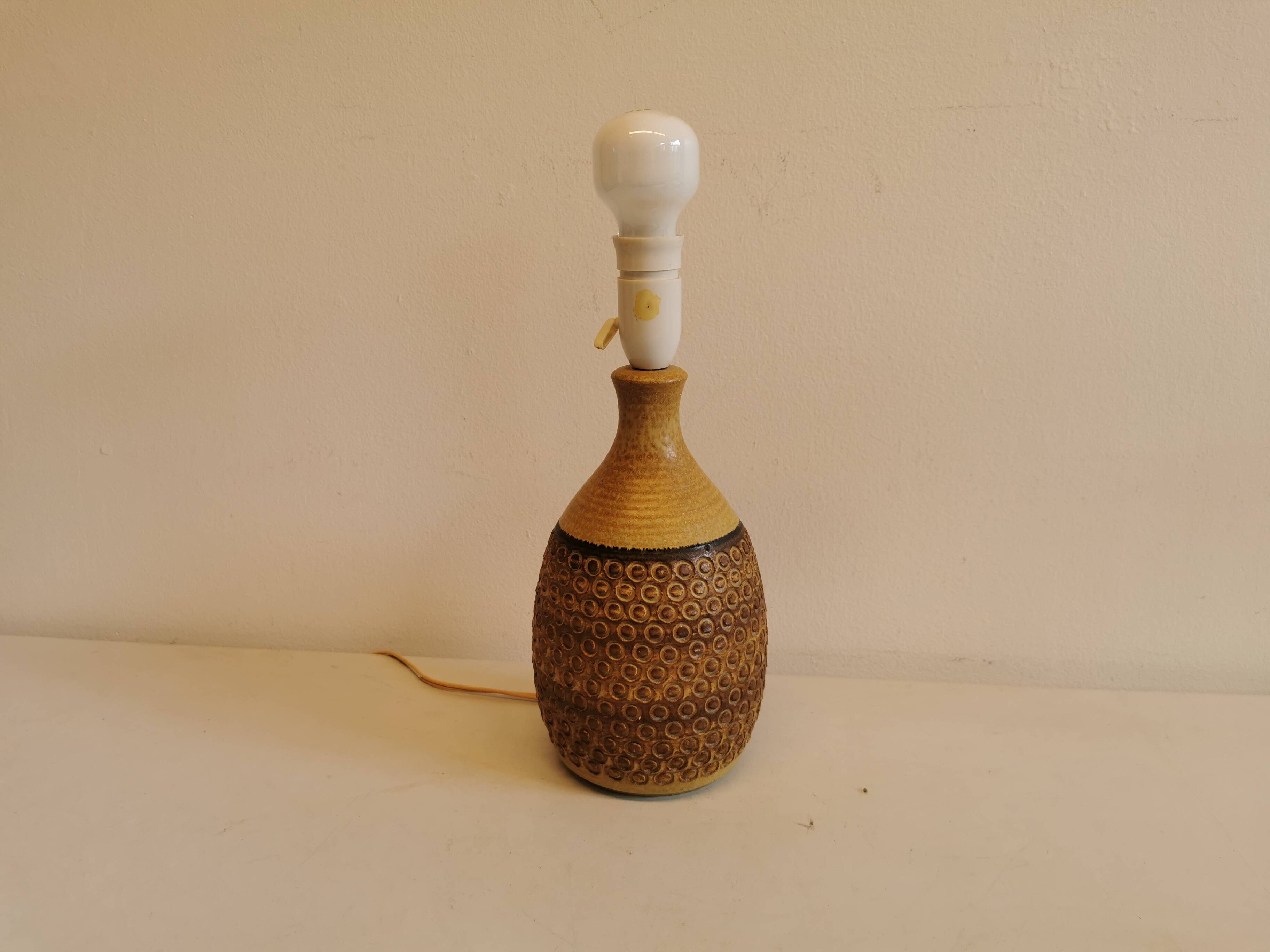 Ceramic table lamp from Danish company Søholm. Designed by Svend Hermansen (SH)