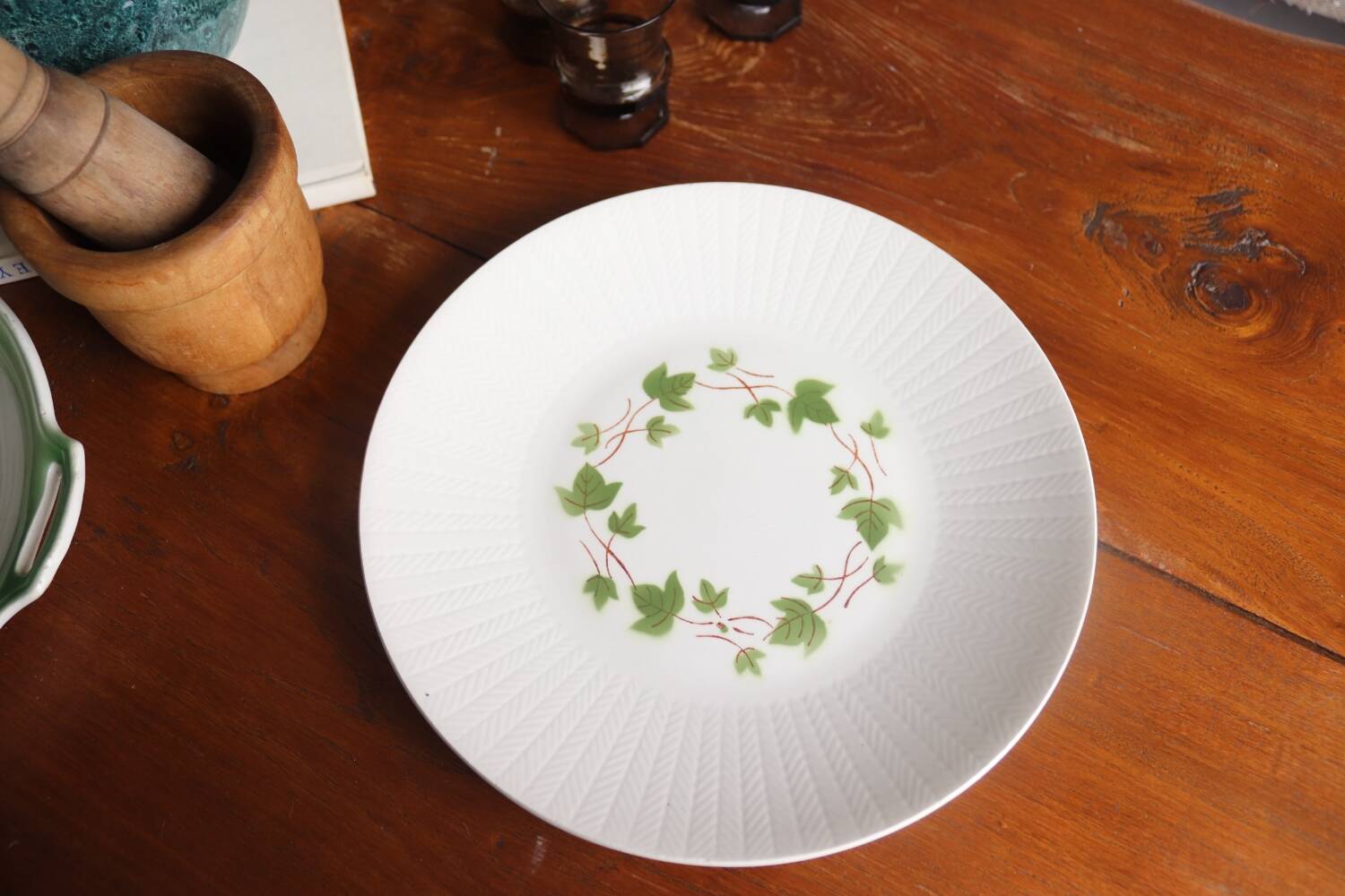 Ceranord leaves cake dish