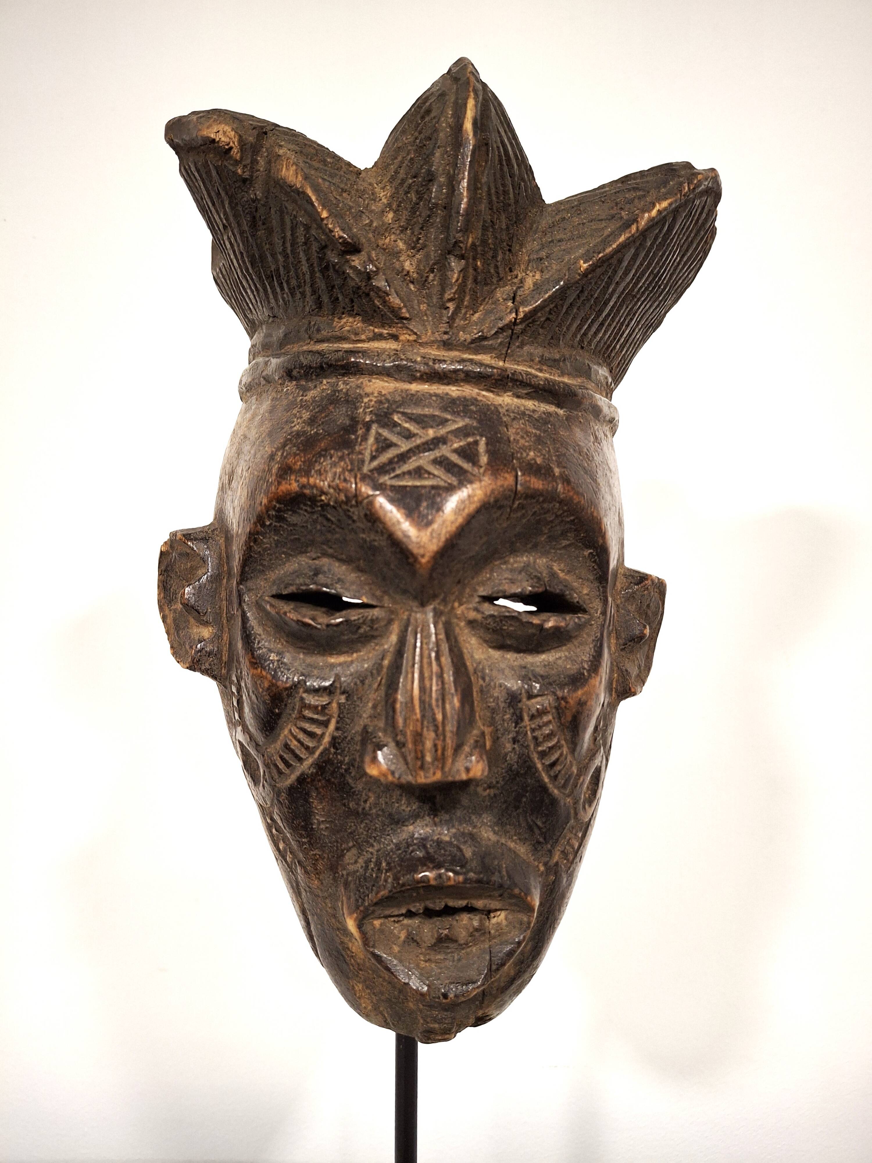 Chokwe Mask – Mid 20th Century – Angola – African Tribal Art