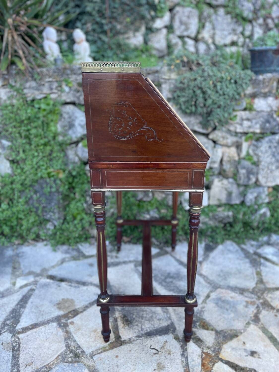 Small lady's secretary in mahogany and gilded brass from the Napoleon III period.