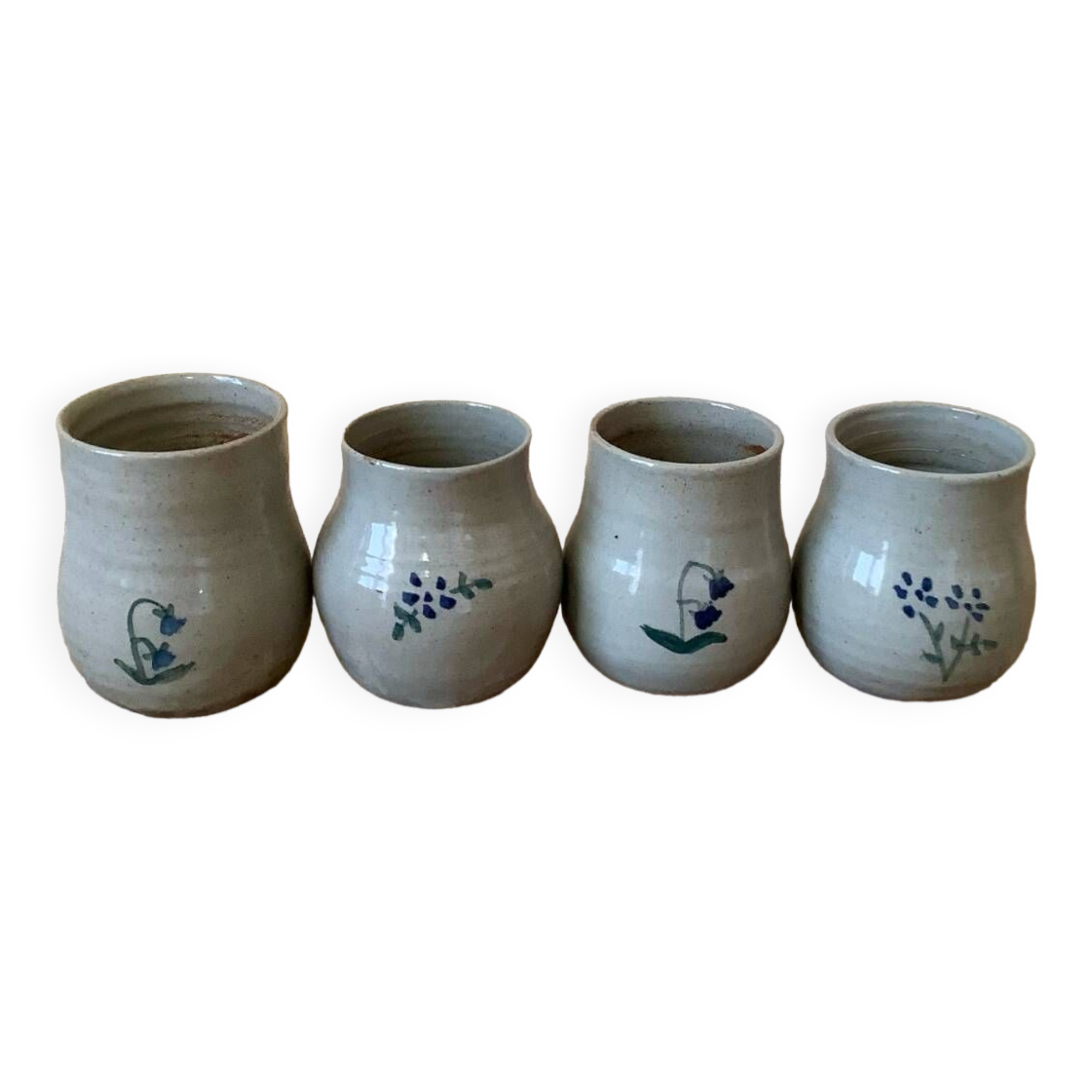 4 petites poteries assorties