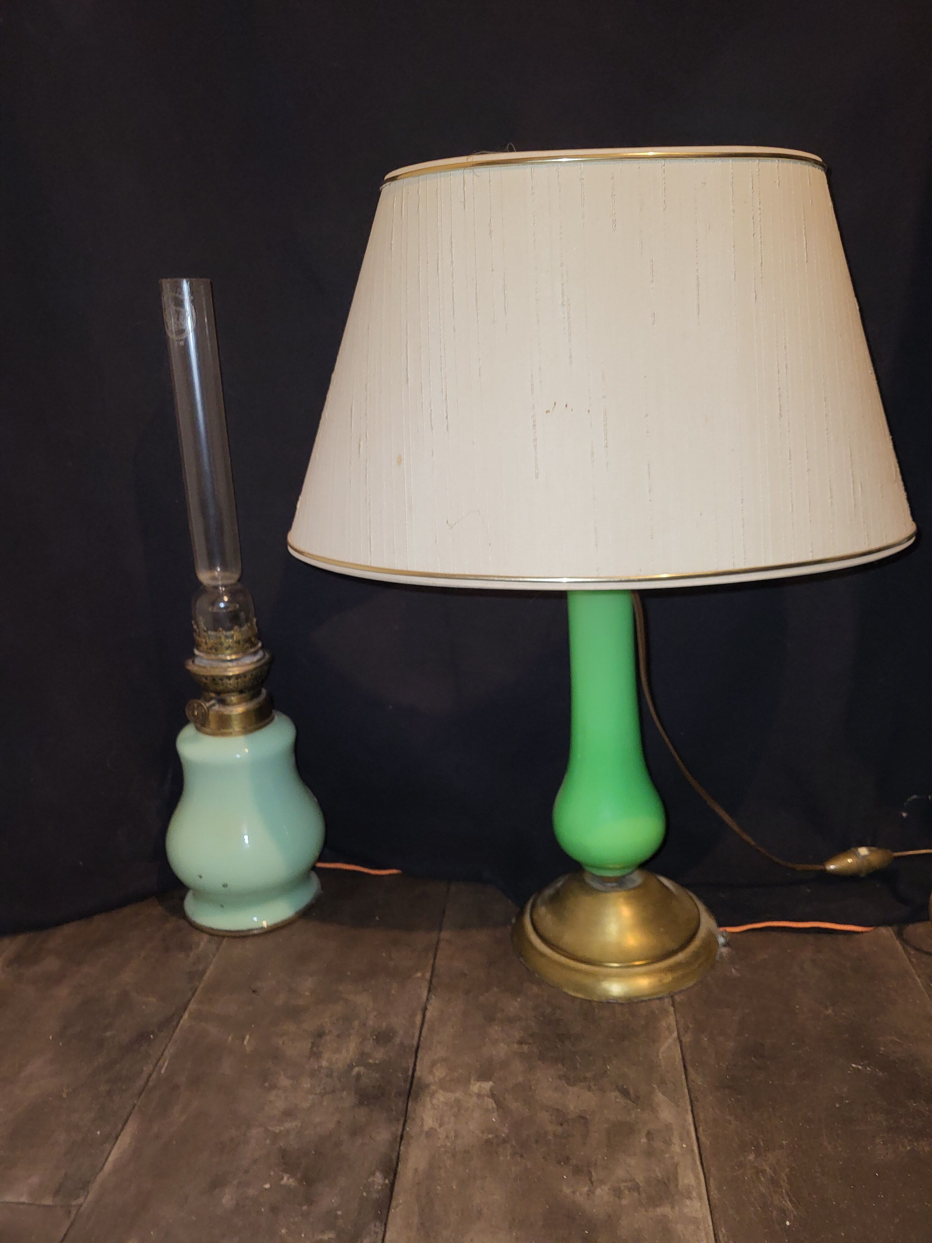 Set of 2 opaline lamps