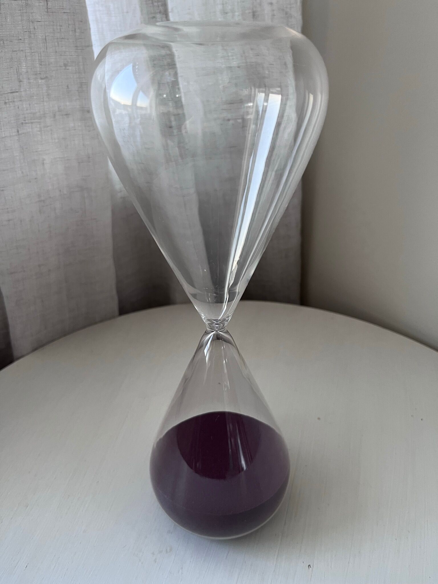 Glass hourglass