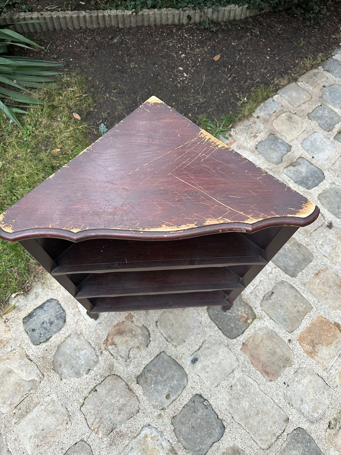 Encoignure -meuble d’angle