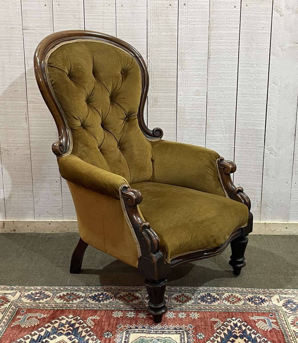 19th century Victorian mahogany armchair