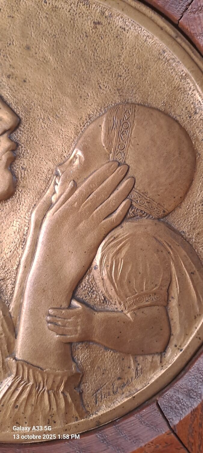 Art Deco bronze sculpture "Maternity" signed Thibault