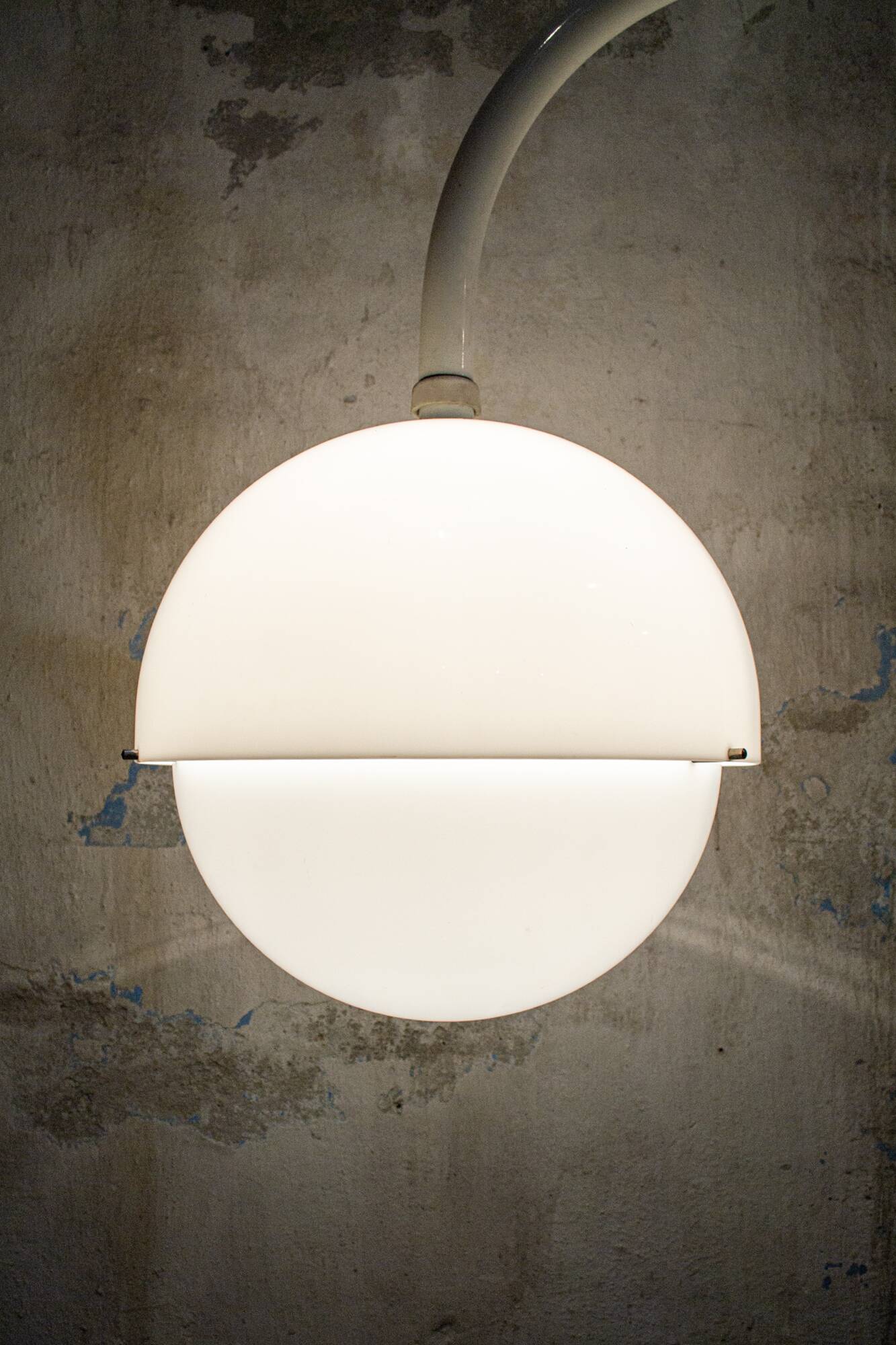 Lampada da terra modello 4055 di Luigi Bandini Buti per Kartell Anno 1967