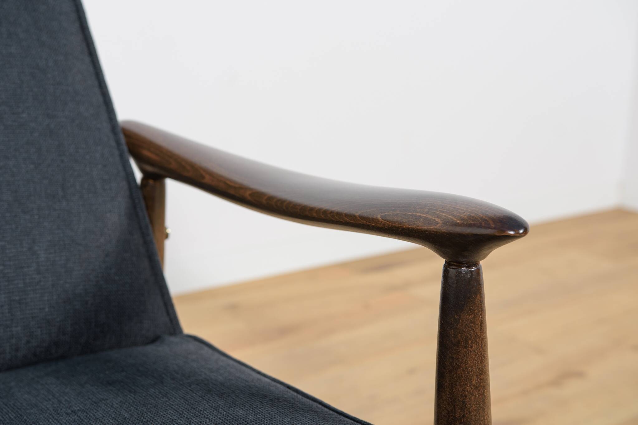 Mid Century Modern GFM-87 Armchair by Juliusz Kedziorek for Gościcińskie Fu