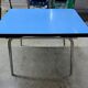 Table Formica bleu vintage