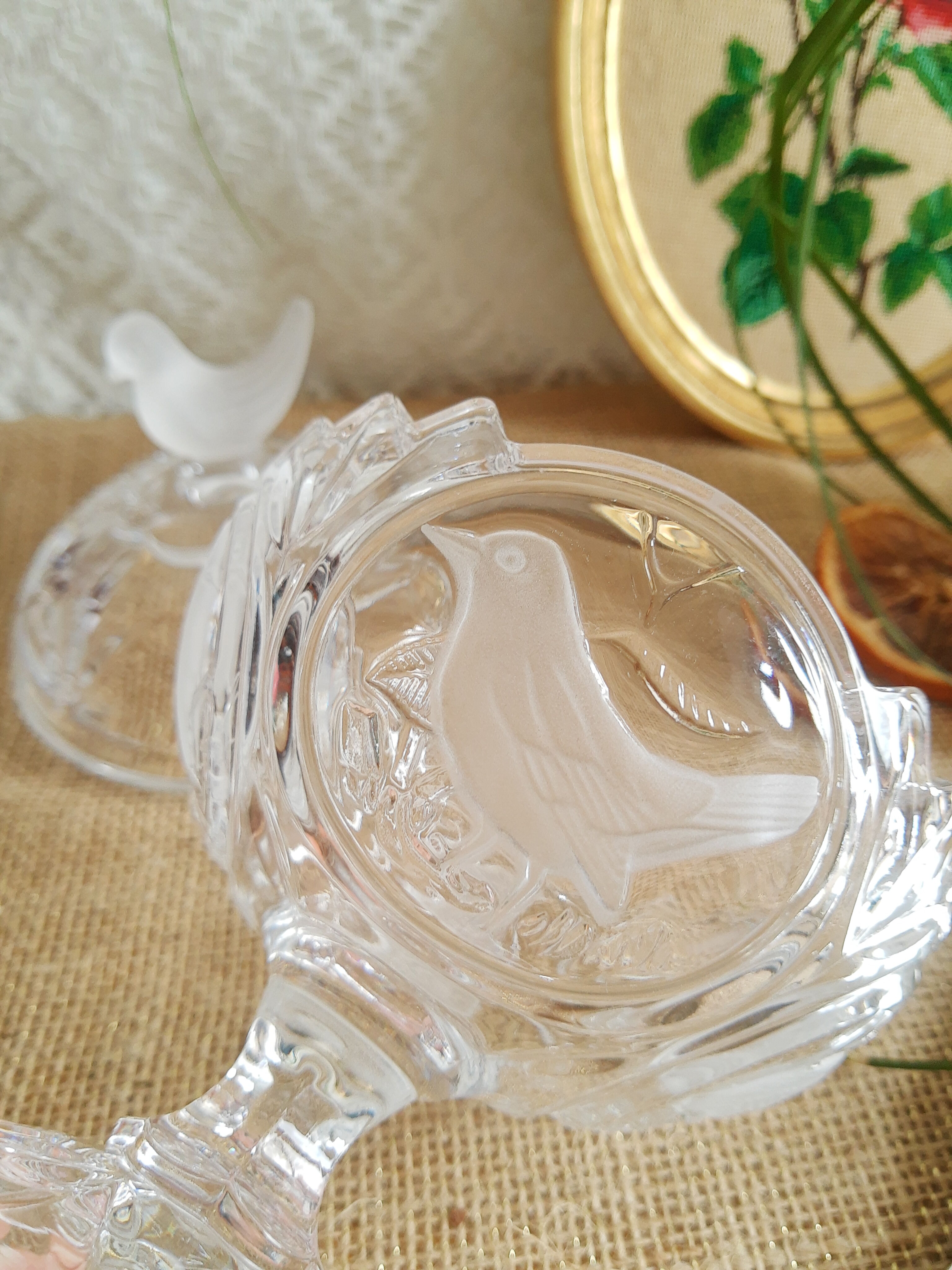 Bonbonnière in Cristal d'Arques Model Les Passereaux Oiseaux Dépoli