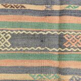 Kilim Vintage Anatolien, Rayures Tribales et Motifs Géométriques Pastel