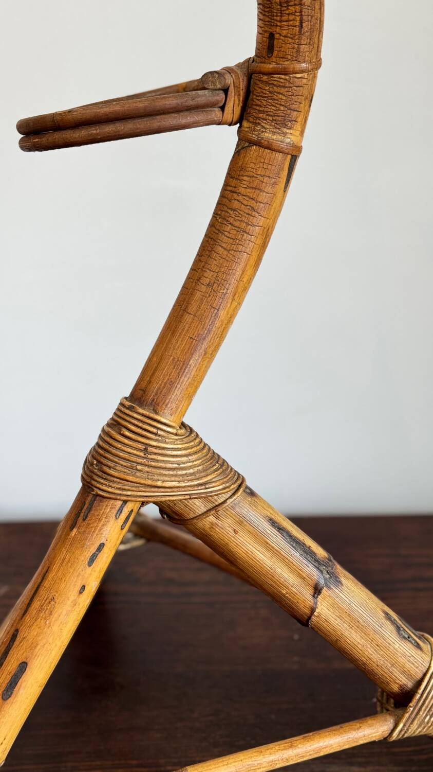 Serpent plant stand in rattan 145 cm