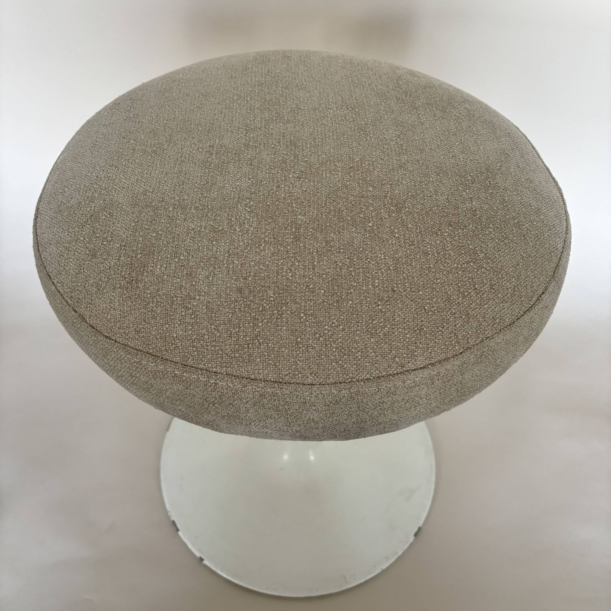 Tulip stool by Eero Saarinen for Knoll